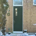 Дом отдыха Architect-designed Wooden House Near Одде