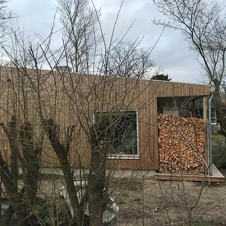 Architect-designed Wooden House Near 펜션