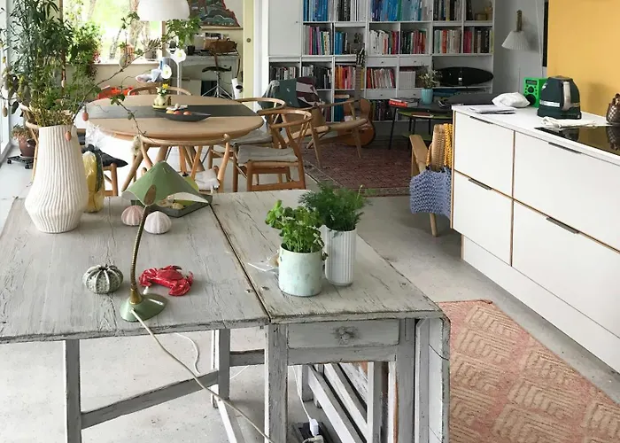 펜션 Architect-designed Wooden House Near *